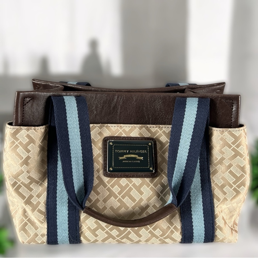 Tommy Hilfiger Cream and Blue Tote Bag with Woven Texture